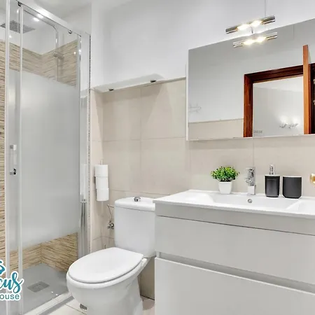 Stunning 1-bed In Near Beaches Corralejo