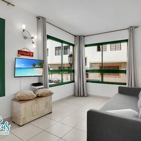 Stunning 1-bed In Near Beaches *